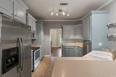 527 Berwick Dr, Benton, AR 72019 photo 7