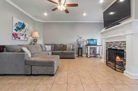 527 Berwick Dr, Benton, AR 72019 photo 2