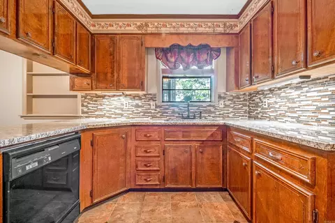 1709 Hunter St, Benton, AR 72019 photo 9