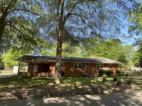 318 Barker St, Lonoke, AR 72086 photo 3