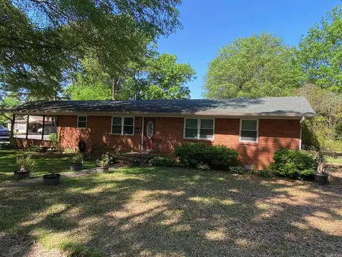 318 Barker St, Lonoke, AR 72086 photo 1
