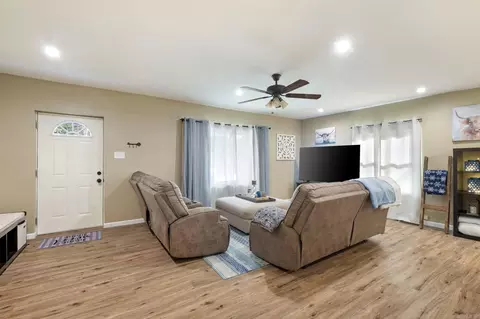 371 E Pine St, Batesville, AR 72501 photo 4