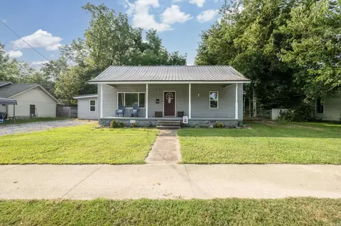 371 E Pine St, Batesville, AR 72501 photo 1