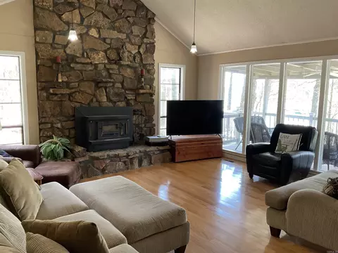 760 Twin Cvs, Greers Ferry, AR 72067 photo 9