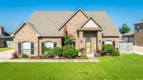 3205 S Crescent Dr, Bryant, AR 72022 photo 1