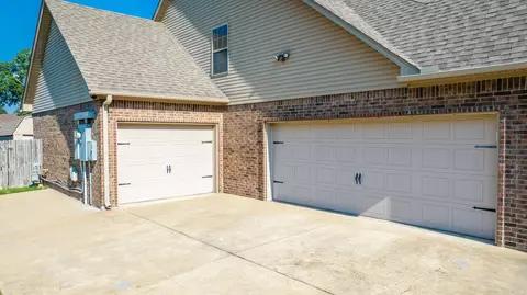 3205 S Crescent Dr, Bryant, AR 72022 photo 7