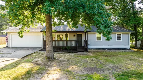 2219 E Lakeview Dr, Benton, AR 72015 photo 1