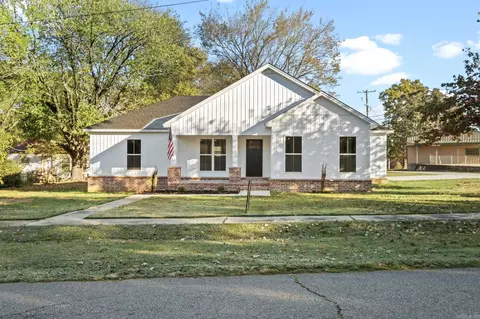 409 E Park Ave, Bald Knob, AR 72010 photo 1