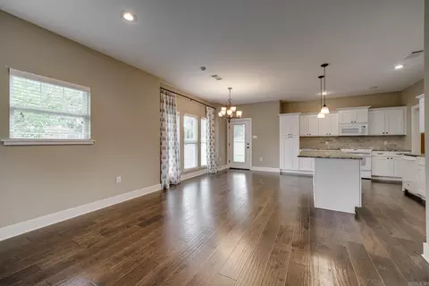 2705 Stonebrook Cv, Conway, AR 72034 photo 4