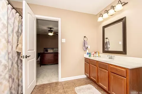 1629 White Oak Cir, Benton, AR 72019 photo 8