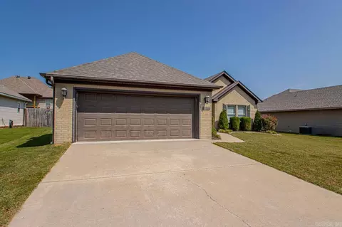 1629 White Oak Cir, Benton, AR 72019 photo 4