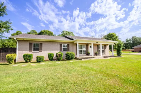 900 W Center St, Beebe, AR 72012 photo 2
