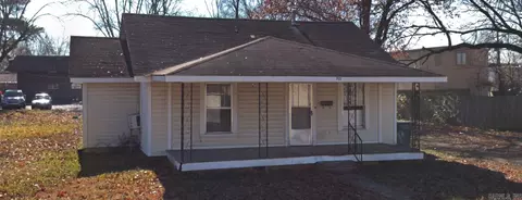 713 First St, Conway, AR 72032 photo 1