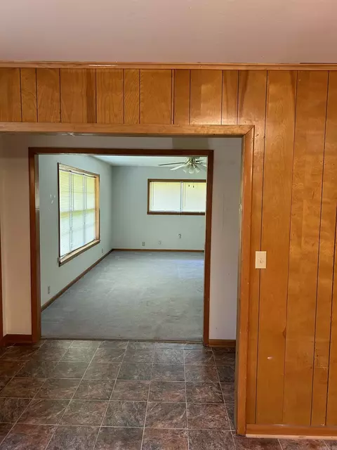 617 N 2nd St, Augusta, AR 72006 photo 3