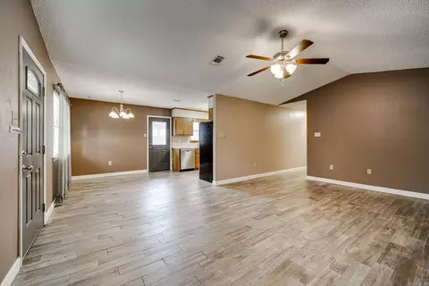 1613 Rushing Cir, Conway, AR 72032 photo 4