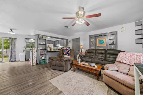 1110 E Vandervort Ave, De Queen, AR 71832 photo 2