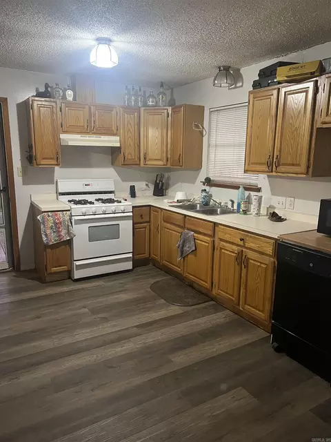 402 S Cypress St, Beebe, AR 72012 photo 4