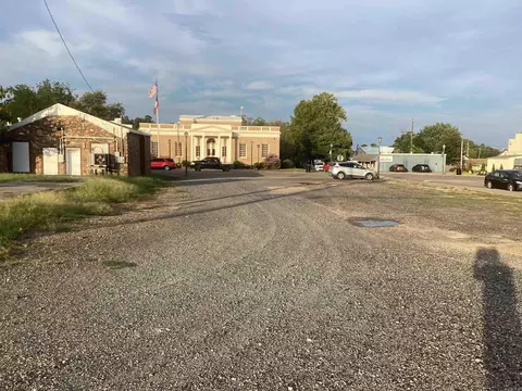 523 Mena St, Mena, AR 71953 photo 2