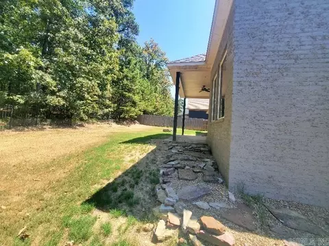 1806 Maple Rdg, Benton, AR 72019 photo 2