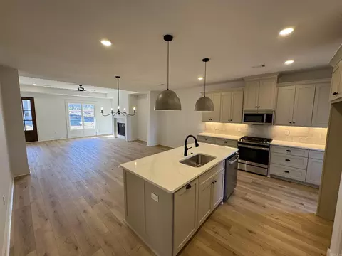 Kitchen - 6 Pasley Park, Bryant, AR 72022 photo 2 of 7