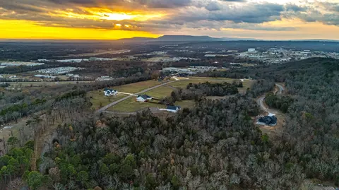 370 Apple Ln, Russellville, AR 72802