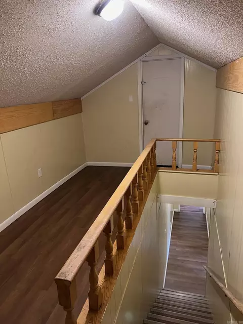 Entry Way - 300 W 11th Ave, Pine Bluff, AR 71601 photo 6 of 7