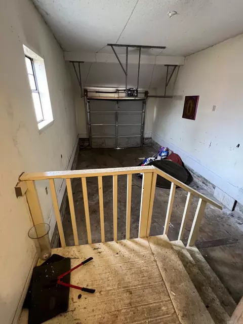 Entry Way - 300 W 11th Ave, Pine Bluff, AR 71601 photo 4 of 7