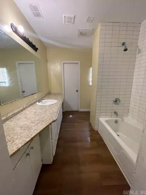 Bath - 300 W 11th Ave, Pine Bluff, AR 71601 photo 1 of 10