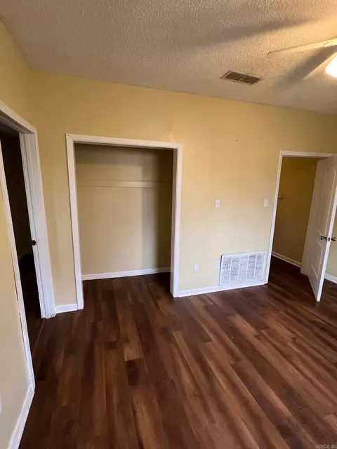 Bedroom - 300 W 11th Ave, Pine Bluff, AR 71601 photo 1 of 2