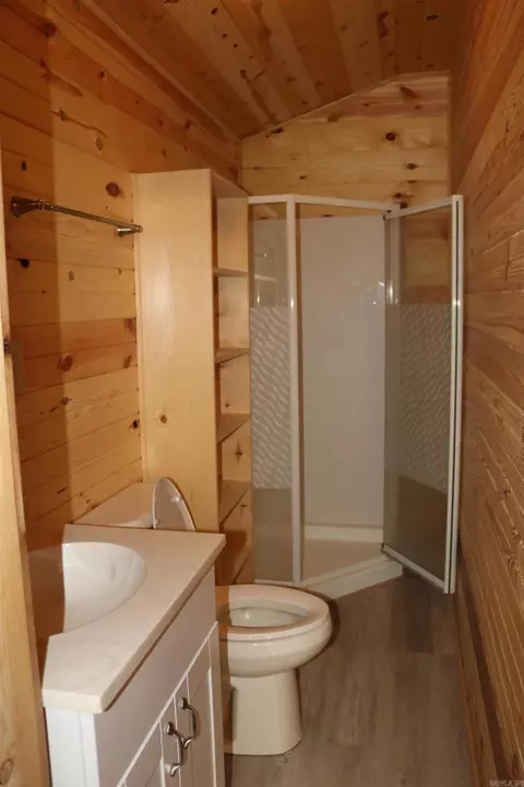 Bath - 544 Prince Loop, Mountain View, AR 72560 photo 2 of 2