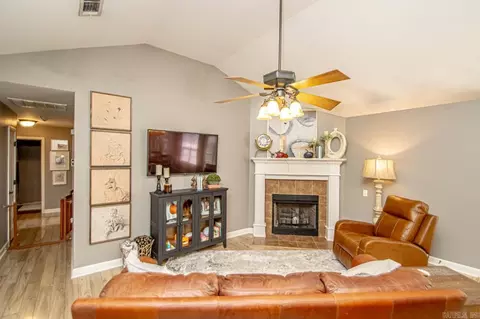 1748 White Oak Ln, Benton, AR 72019 photo 7