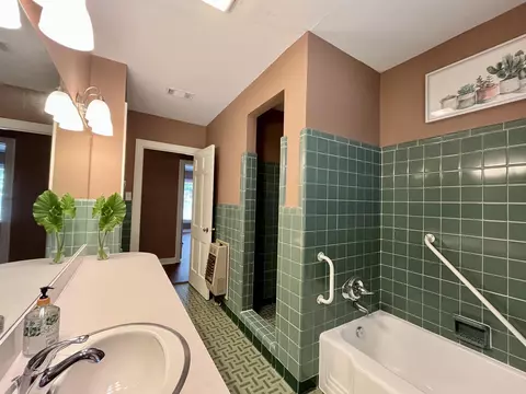 358 Davis St, Conway, AR 72032 photo 10
