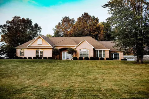 2121 Lakewood Dr, Piggott, AR 72454