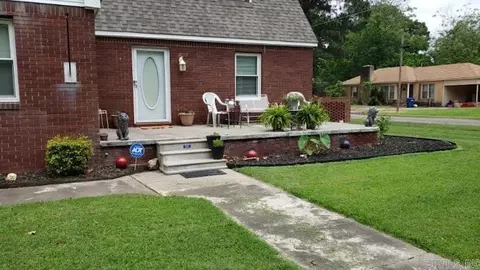 223 Maple St, England, AR 72046 photo 2