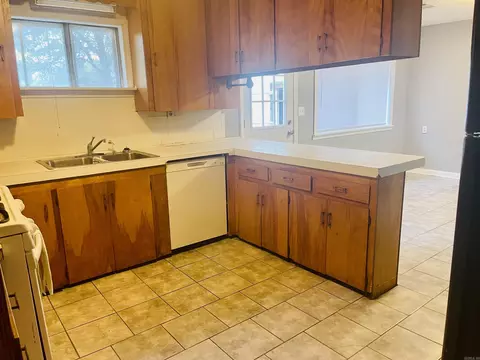 609 Marion St, Benton, AR 72015 photo 8