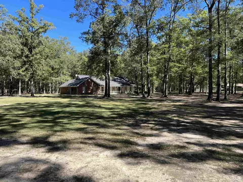 1301 W Pleasant Dr, Pine Bluff, AR 71603 photo 2