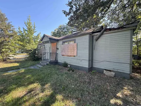 69 Cypress Dr, Pine Bluff, AR 71601 photo 2