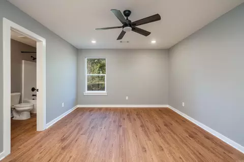 813 S Main St, Benton, AR 72015 photo 17