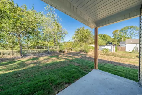 813 S Main St, Benton, AR 72015 photo 28