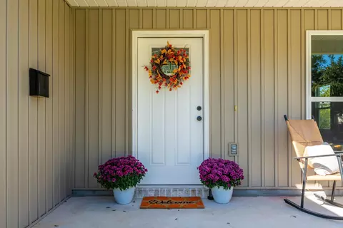 813 S Main St, Benton, AR 72015 photo 2