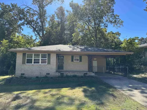 1611 Cedarhurst Dr, Benton, AR 72015 photo 1