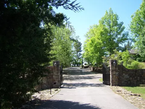 1 Bluff Rd, Hardy, AR 72542 photo 1