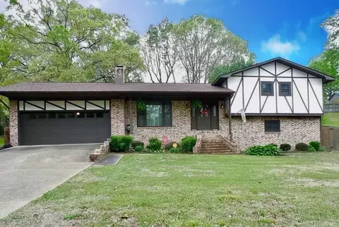 1607 Valley View Dr, Malvern, AR 72104 photo 1