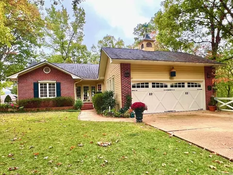 37 Toledo Dr, Hot Springs Village, AR 71909