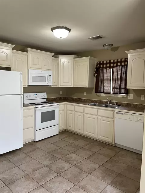 702 Schley, Benton, AR 72015 photo 4