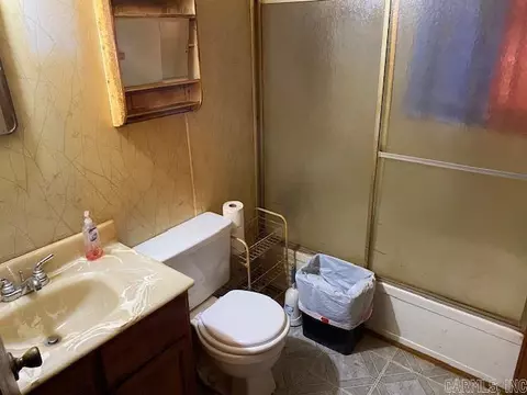 Bath - 2743 Highway 88 E, Mena, AR 71953 photo 1 of 1
