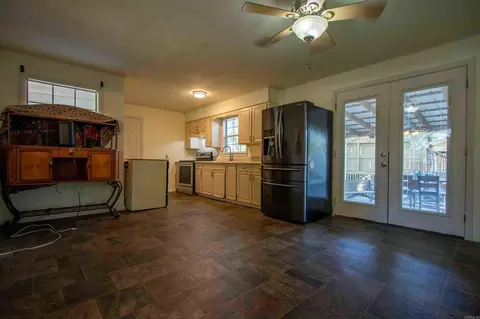 706 N Holly St, Beebe, AR 72012 photo 4