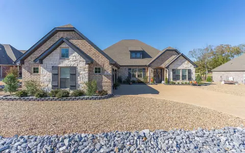 7 Teruel Cir, Hot Springs Village, AR 71909