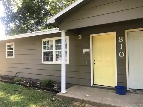 810 E Oak Ave, Jonesboro, AR 72401 photo 1