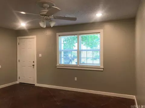 810 E Oak Ave, Jonesboro, AR 72401 photo 4
